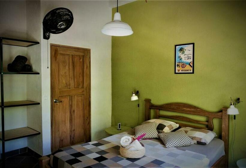 غرفة ديلوكس مزودة بشرفة, Finca Hostal Bolivar   Casa Maracuya
