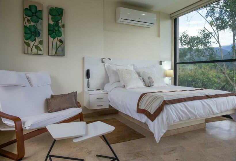 جناح جونيور, Casa Ambrosia