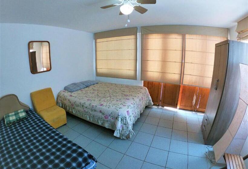 标准间带游泳池, Waves Surf Camp Peru