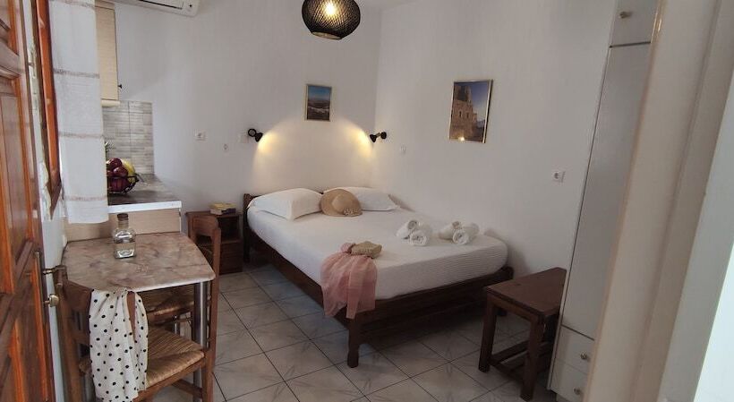 Четырехместный Номер Стандарт, Kapetanos Rooms