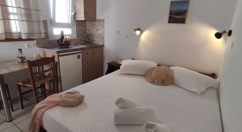 Четырехместный Номер Стандарт, Kapetanos Rooms