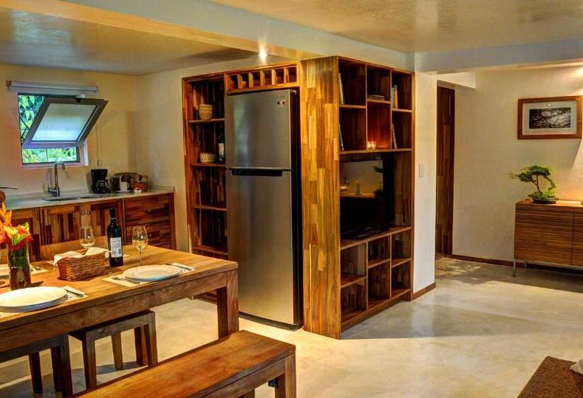 Family studio with garden view, Moana Surf Resort