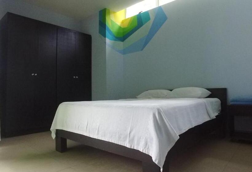 اتاق استاندارد, Room2board Hostel And Surf School