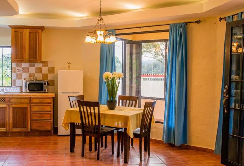 스위트, The Inn At Palo Alto