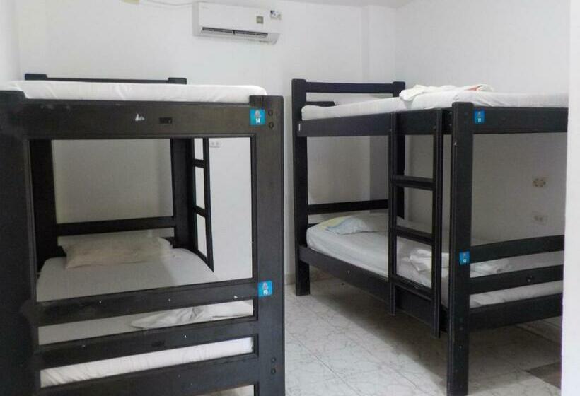 Кровать в Общей Комнате, Hostel Nirvana Taganga