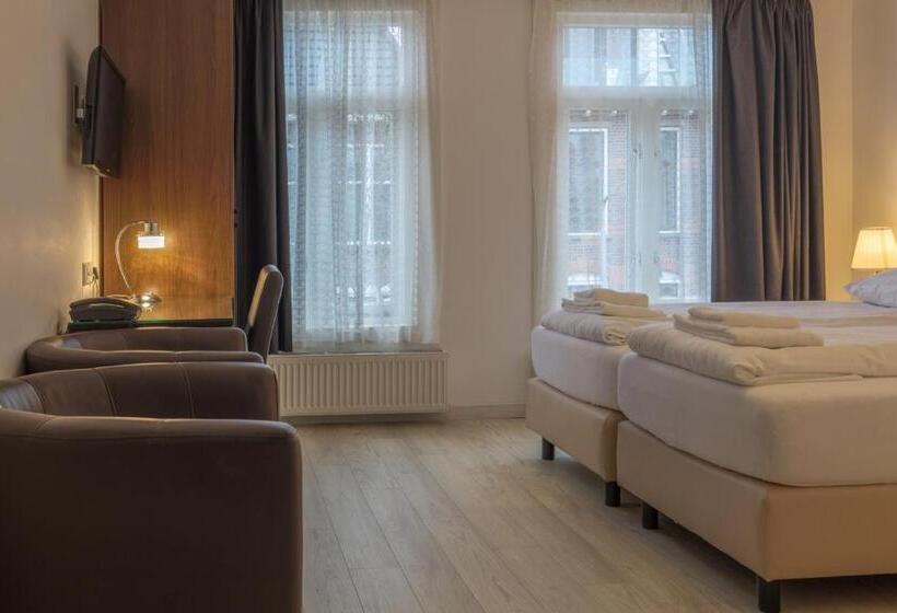 اتاق استاندارد سه نفره, Randenbroek