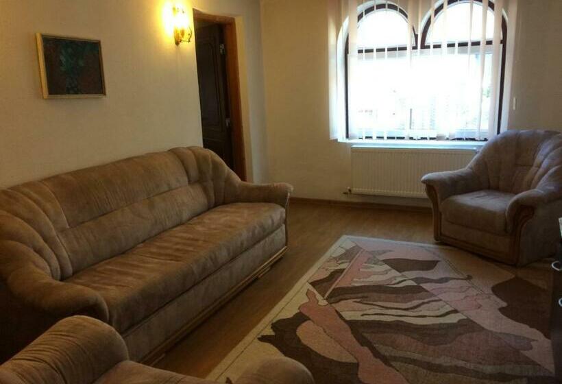شقة غرفة واحدة, Pension Casa Alba