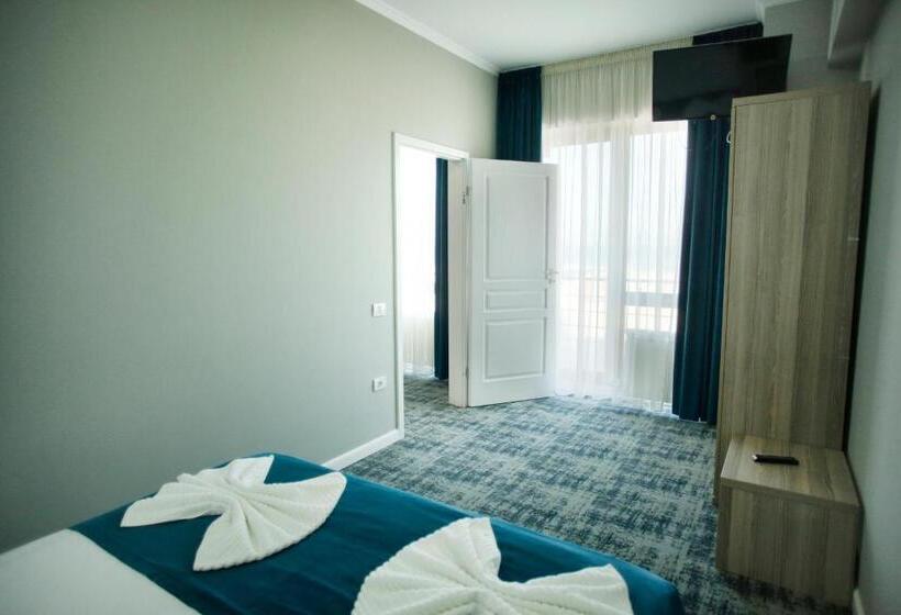 家庭套房, Agapi Mamaia