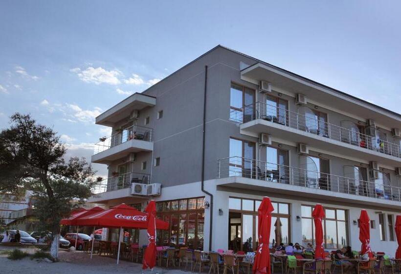 带阳台及侧面海景的标准房间, Agapi Mamaia