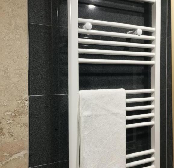 Студия Deluxe, Rhc Royal