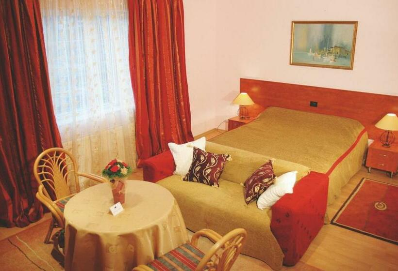 اتاق استاندارد, Country Club La Mesteceni