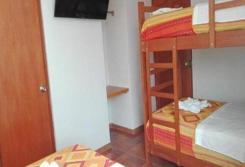 اتاق استاندارد چهار تخته, Hostal Silpay