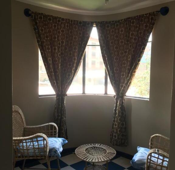 اتاق استاندارد چهار تخته, Jo´s Place
