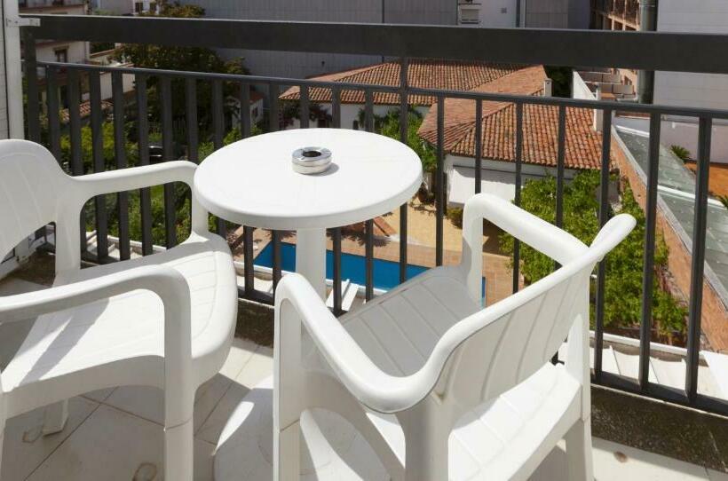 Standard 3 Pers. Værelse m. Balkon, RVHotels Mar de Tossa