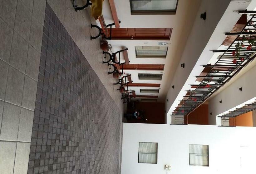スーペリアールーム, Hostal La Casona