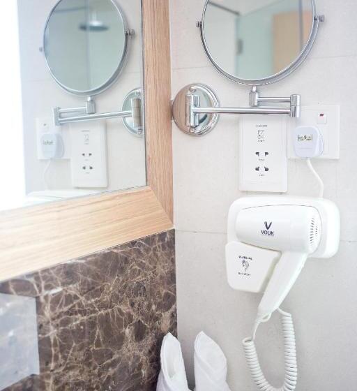 デラックストリプルルーム, Vouk Hotel Suites
