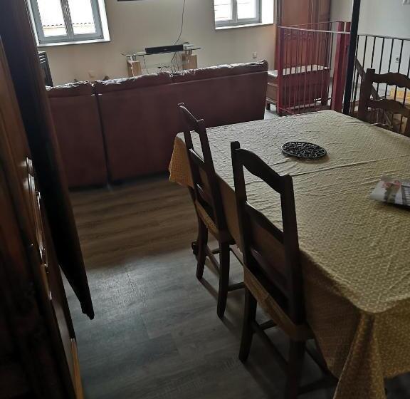 Апартаменты 2 Спальни, La Petite Ecole