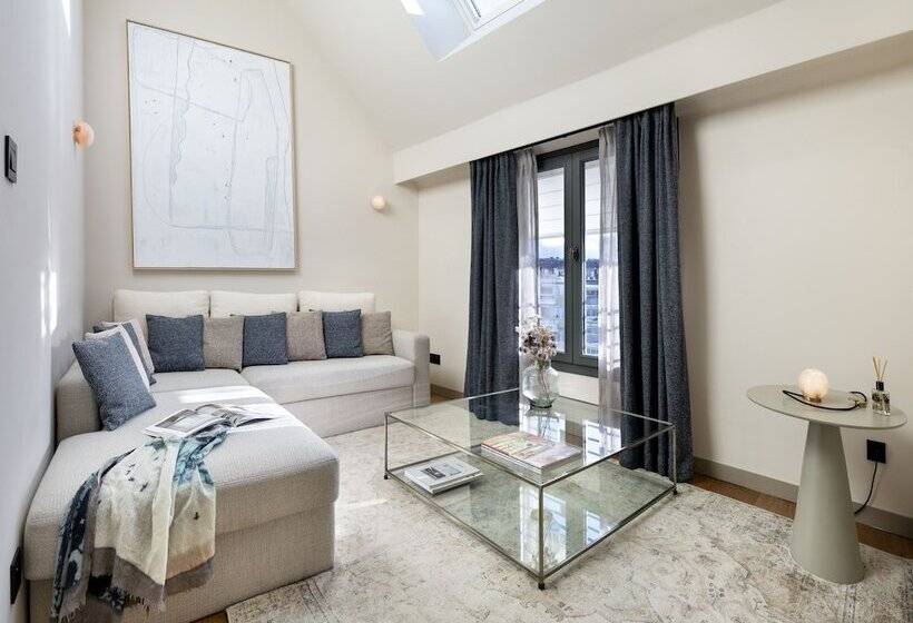 חדר סופריור, Hébé