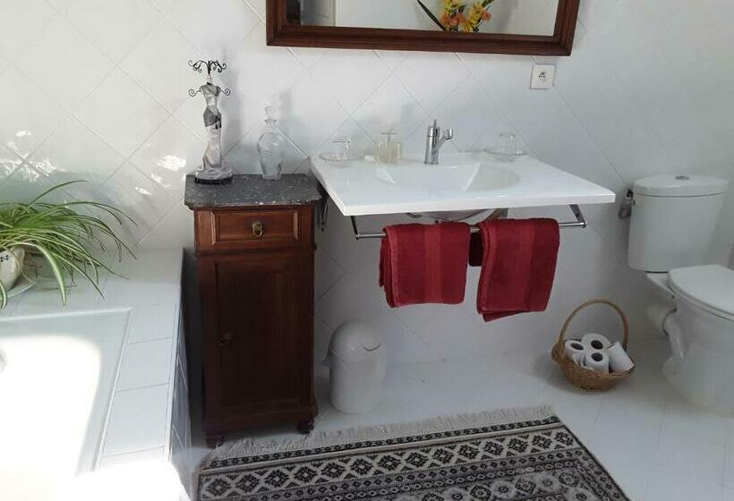 شقة غرفة واحدة, La Belvinière Chambres Et Table D Hôtes