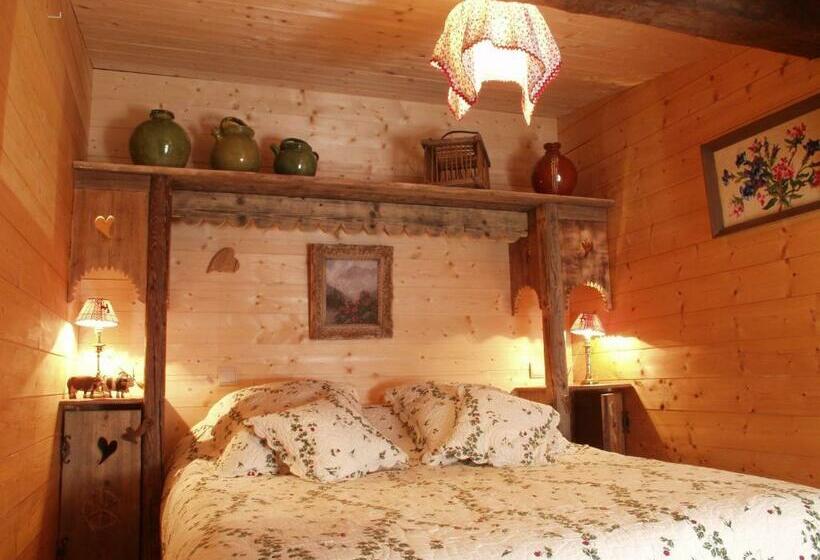 Полулюкс, Les Chalets Hôtel De La Croix Fry