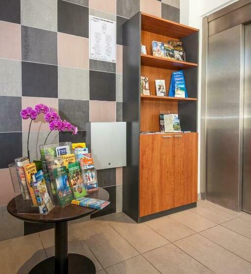 Апартаменты 3 Спальни, Appart Hôtel Le Liberté Vannes Centre Ville