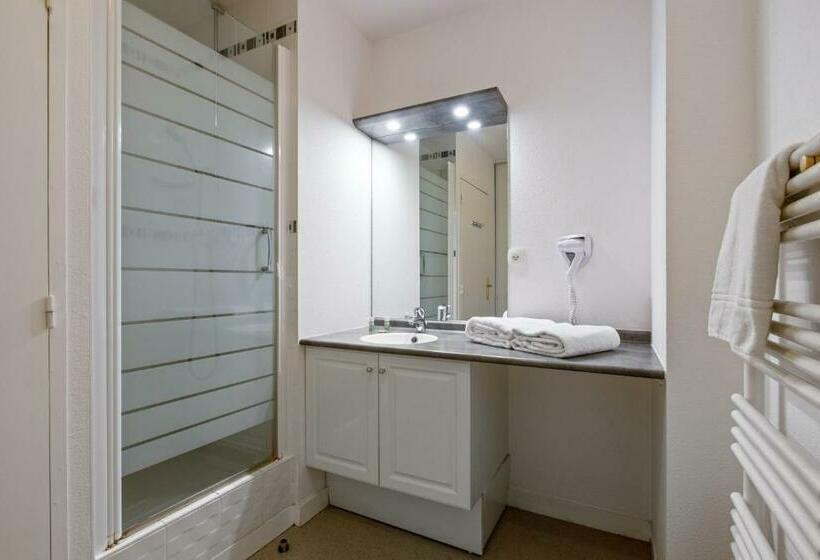 Апартаменты 3 Спальни, Appart Hôtel Le Liberté Vannes Centre Ville