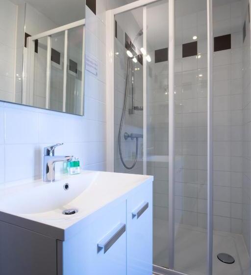 패밀리 룸, Hôtel De La Plage