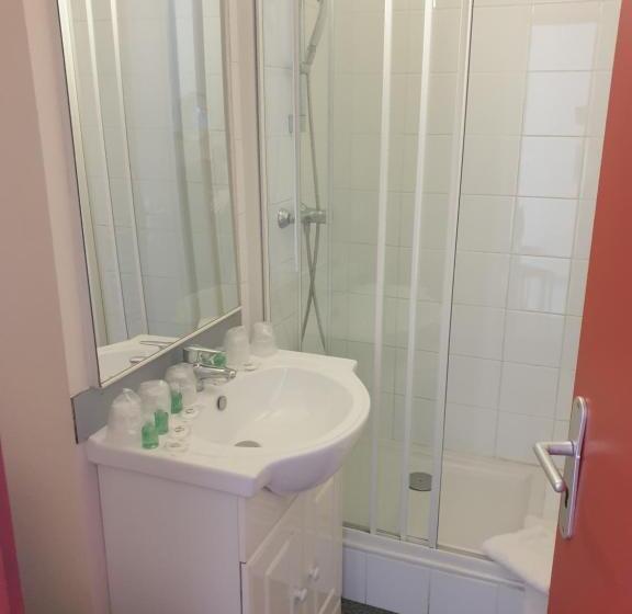 Семейный Номер, Hôtel Hermance