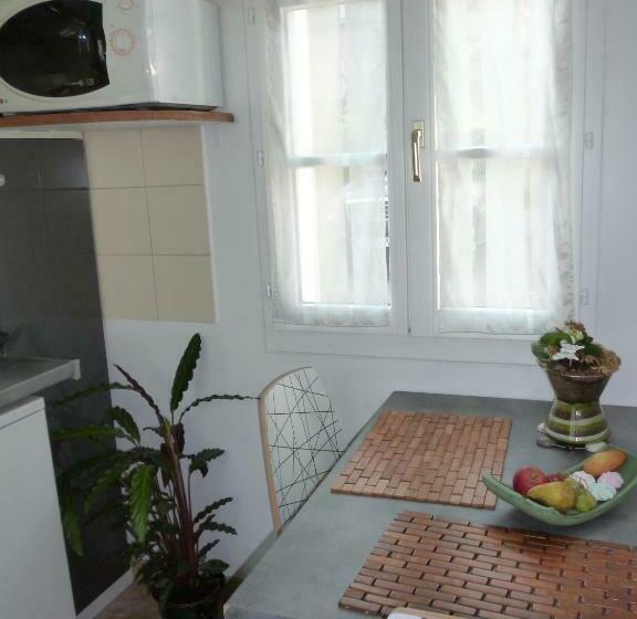 Апартаменты 1 Спальня, Hôtel Picardia