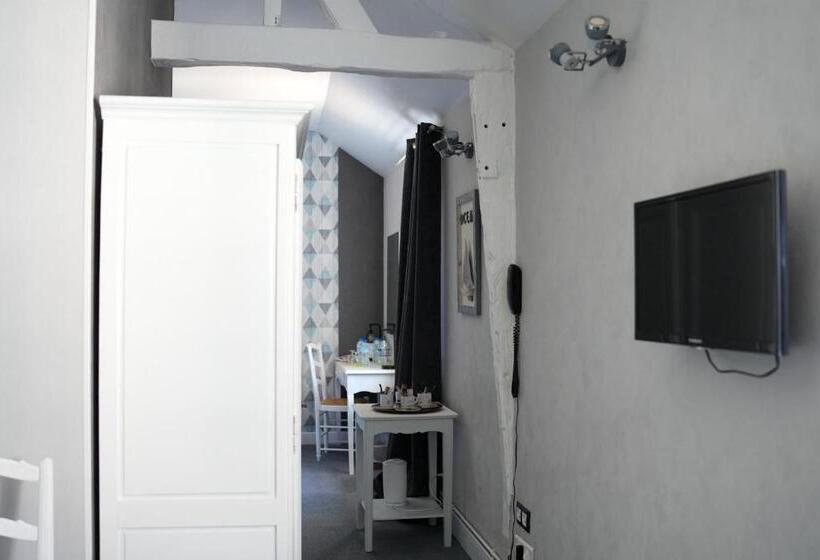 Семейный Номер, Hôtel Picardia