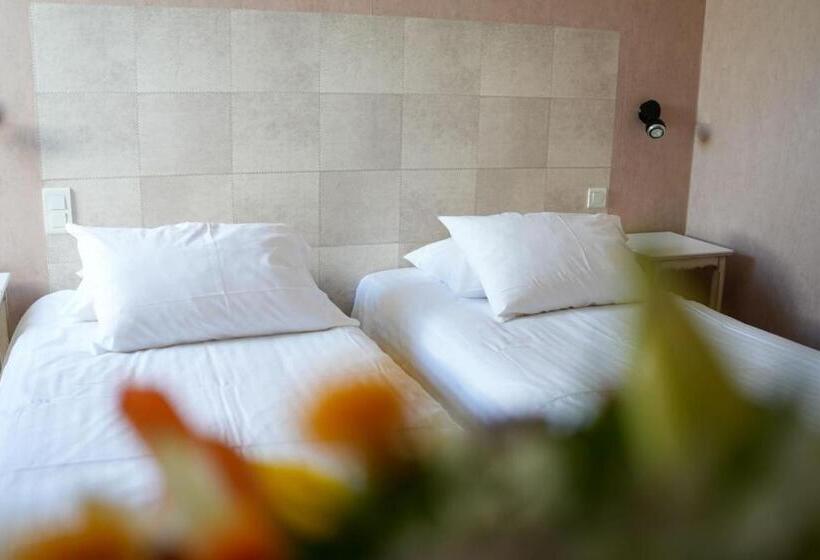 Семейный Номер, Hôtel Picardia