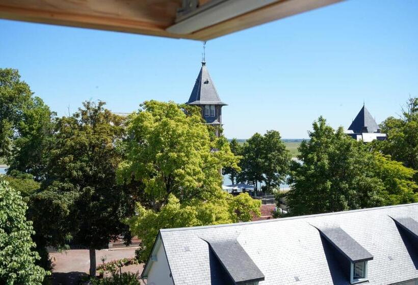 Семейный Номер, Hôtel Picardia