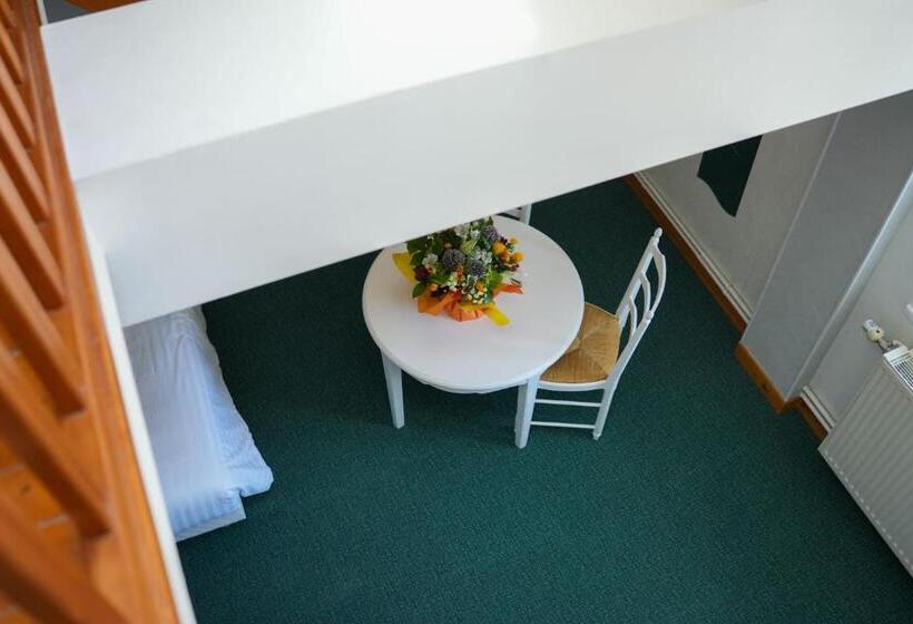 غرفة عائلية, Hôtel Picardia