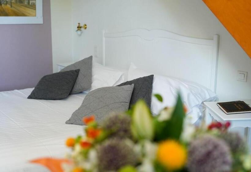 غرفة عائلية, Hôtel Picardia