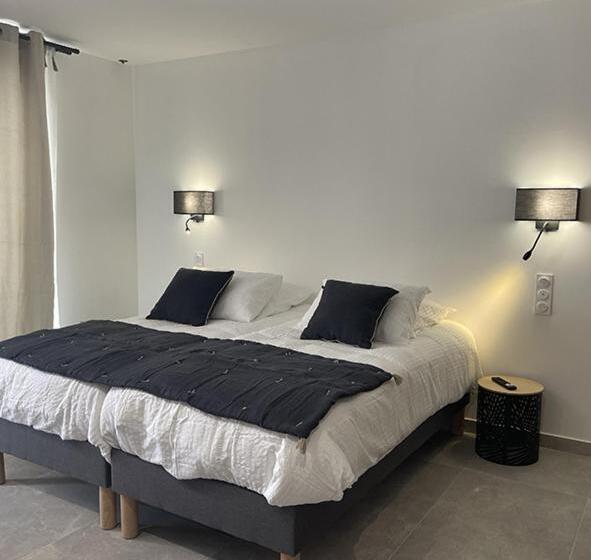 Номер Стандарт Трехместный, Les Loges Du Luberon