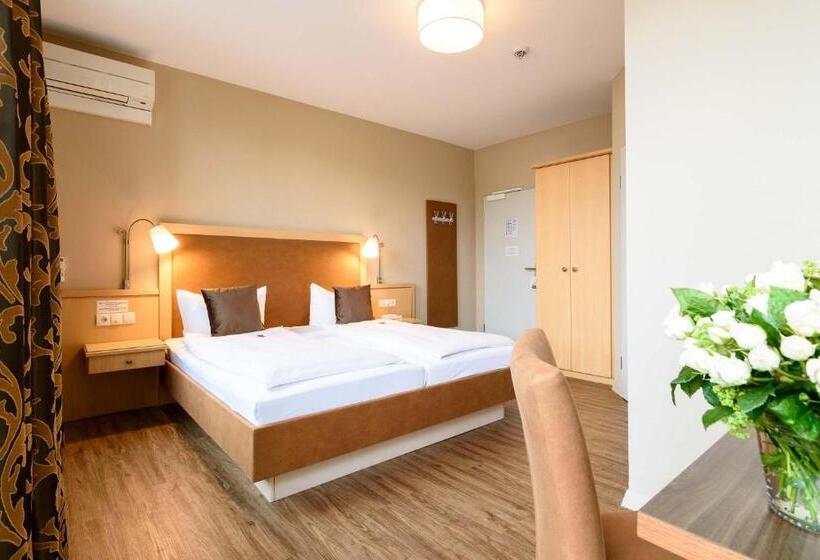 Номер Deluxe с Балконом, Apartment Hotel Schreier