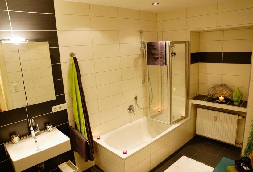 Номер Стандарт, Bavaria City Hostel   Design Hostel