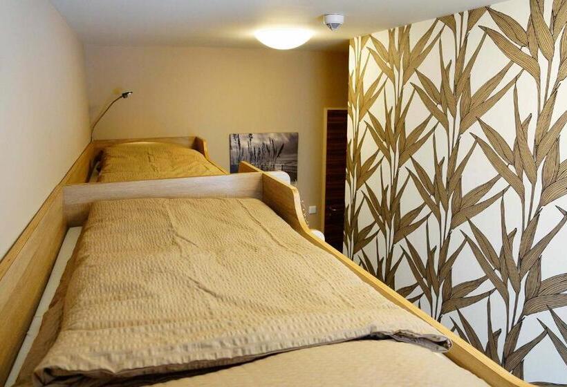 Четырехместный Номер Классик, Bavaria City Hostel   Design Hostel