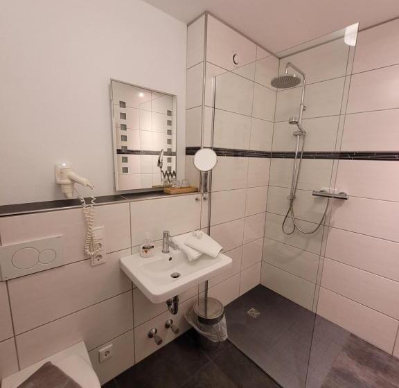 Deluxe room with river view, Weingut Lehnert Veit Guts