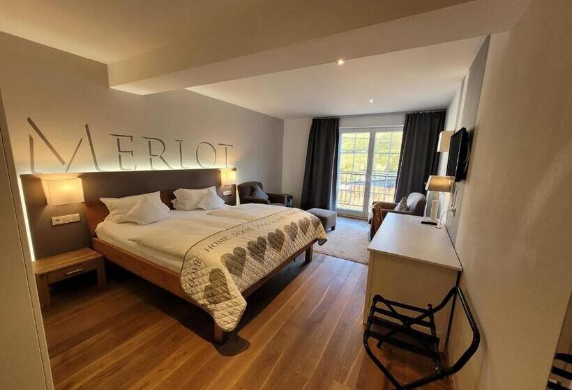 Deluxe room with river view, Weingut Lehnert Veit Guts