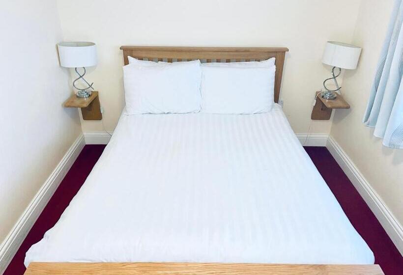 Номер Basic, The Belgrave Hotel Tenby