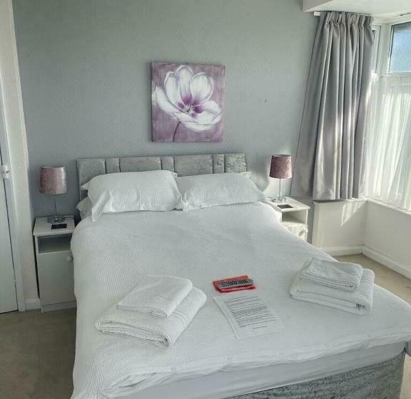 Family Suite, The Saxby