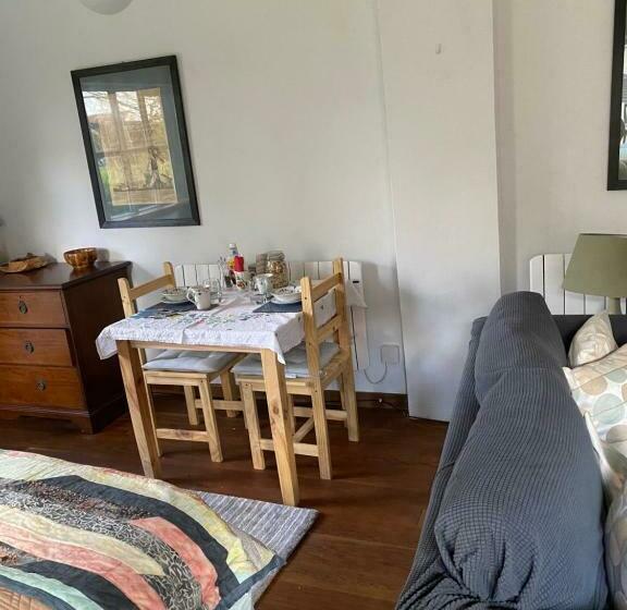 디럭스 룸, Mulleys Cottage