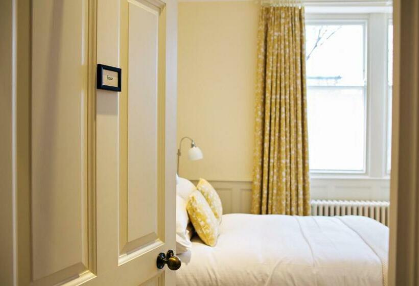 Номер Стандарт, Houndgate Townhouse