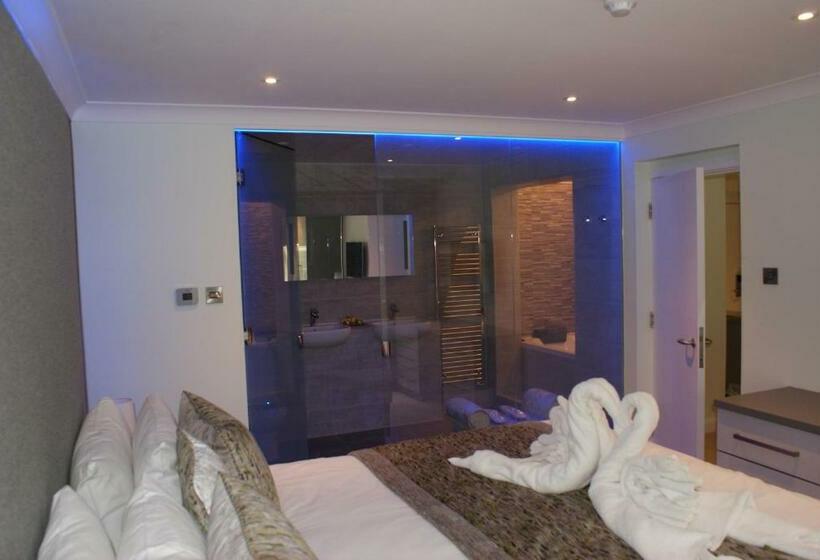 Люкс, The Avenue Hotel Ltd