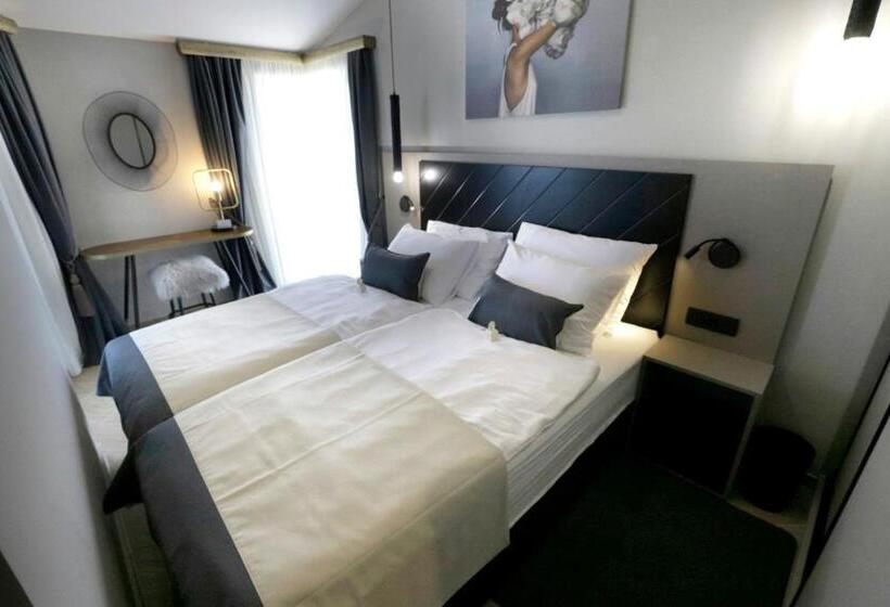 Comfort studio with sea view, Villa Verica