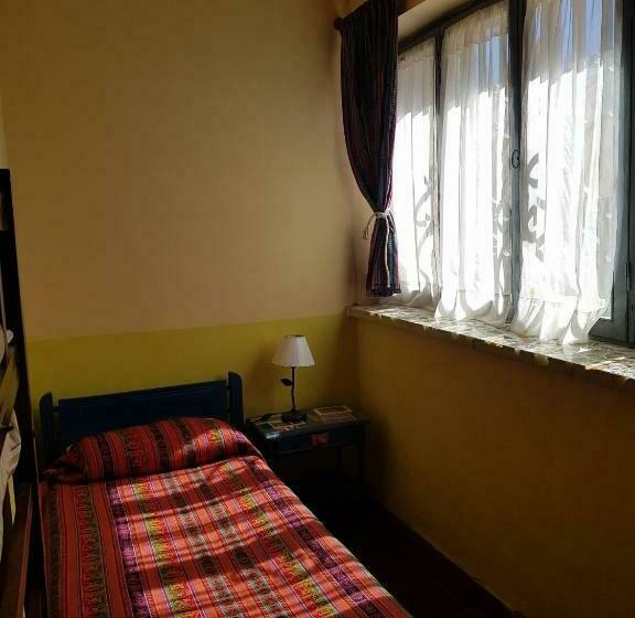 共用房间的床, Inti Sayana