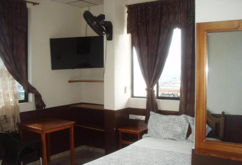 디럭스 4인 룸, Hostal Limoncocha