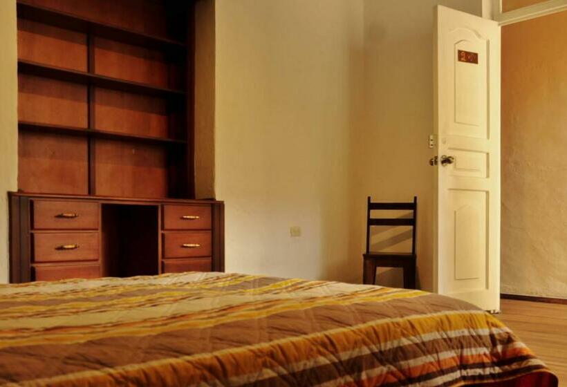Номер Стандарт Совместная Ванная, Hostal Mochiliers Bed And Breakfast