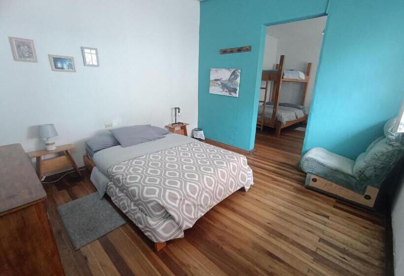Семейный Номер, Hostal Mochiliers Bed And Breakfast
